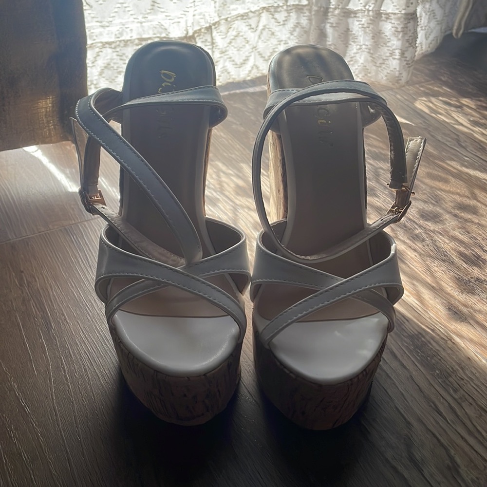 White Wedges - Picture 3 of 4